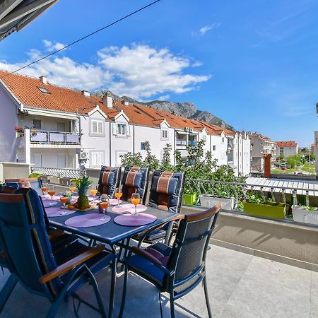 Apartment Ela 오미스 외부 사진