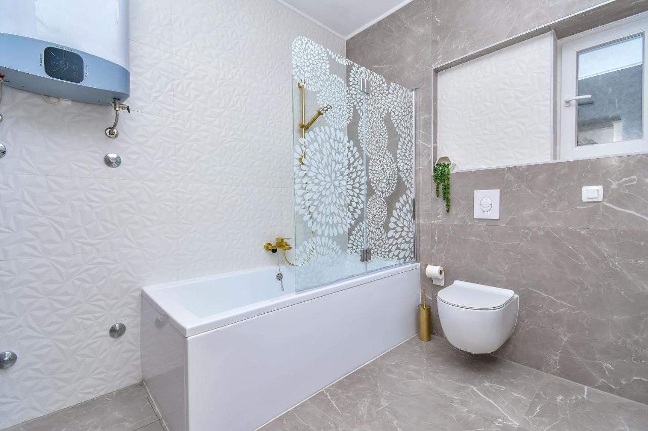 Apartment Ela 오미스 외부 사진