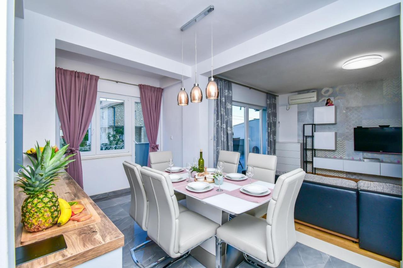 Apartment Ela 오미스 외부 사진