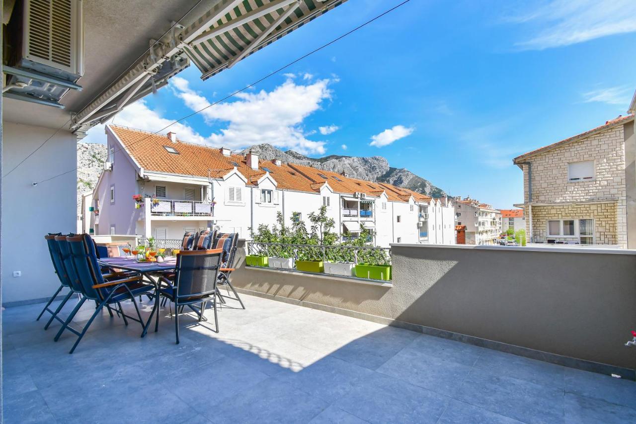 Apartment Ela 오미스 외부 사진