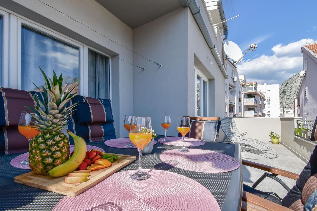 Apartment Ela 오미스 외부 사진