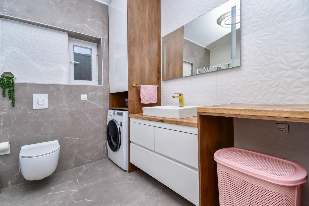 Apartment Ela 오미스 외부 사진