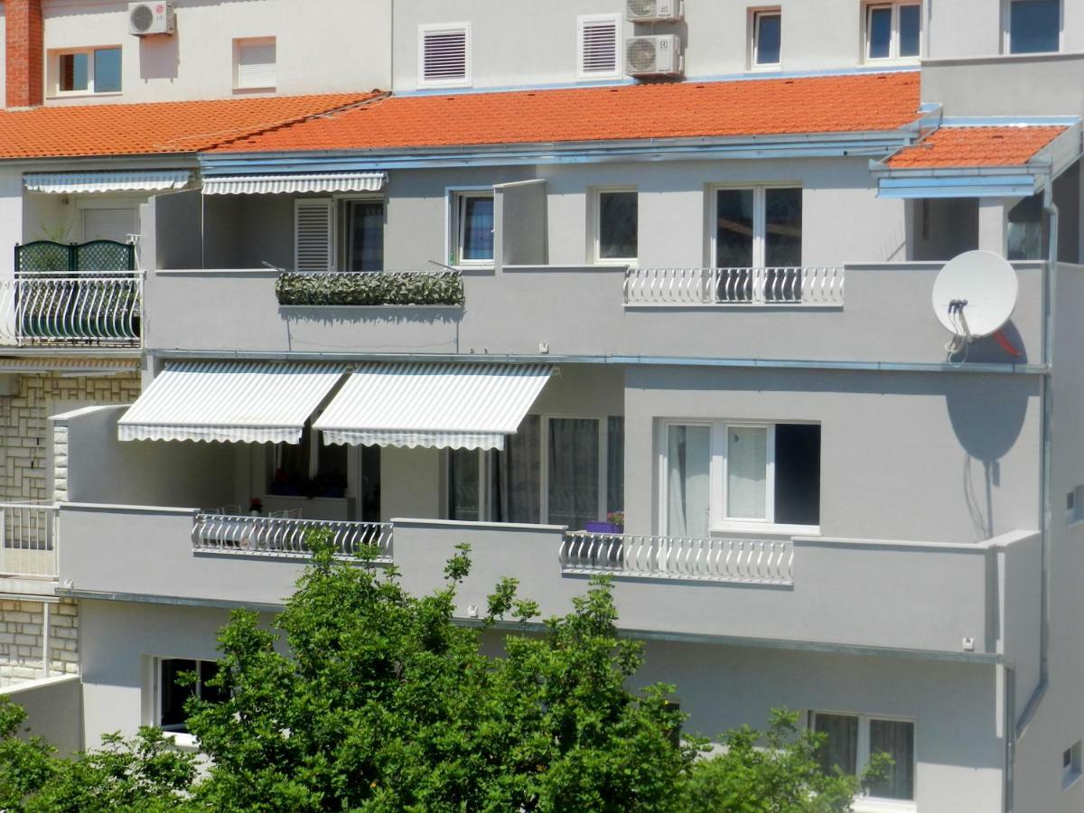 Apartment Ela 오미스 외부 사진